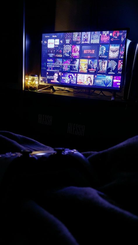 #netflix #relax #movie #night #playstation # Netflix And Chill Zepeto Background, Watching Movie Asthetic Picture, Watching A Movie In Bed Aesthetic, Watching Horror Movies Aesthetic Night, Movie Watching Aesthetic Home, Watching Tv At Night Aesthetic, Tv At Night Aesthetic, Watching Movies Aesthetic Night Tv, Person Watching Tv Aesthetic