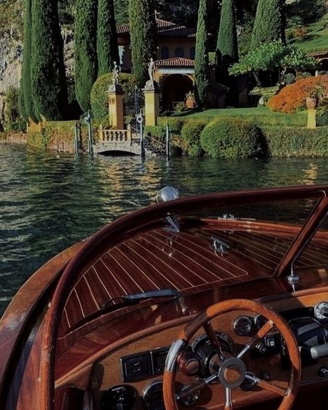 old money Dark Academia Summer, Old Money House, Lake Boat, Italian Villa, Summer Time Pictures, Pretty Gardens, Money Aesthetic, Dark Academia Aesthetic, Academia Aesthetic