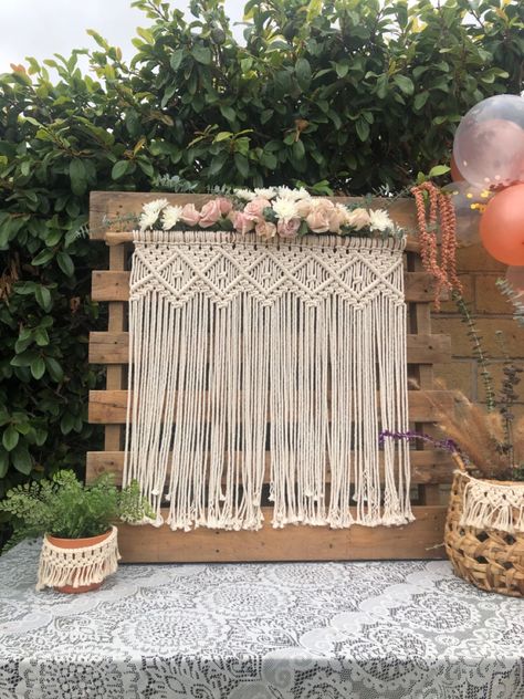 Boho Macrame Wedding Backdrop, Macrame Bridal Shower Decor, Macrame Backdrop Diy, Macrame Photo Backdrop, Boho Backdrop Ideas, Wedding Macrame Backdrop, Bridal Shower Boho, Macrame Wedding Decor, Ribbon Backdrop