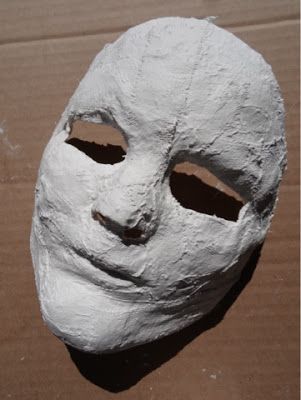 There's a Dragon in my Art Room: Plaster bandage direct cast mask! Plaster Cast Masks, Plaster Bandage Art, Plaster Mask Ideas, Art Masks Ideas, Plaster Masks, Plaster Mask, Plaster Craft, Homeschool Art Projects, How To Make Ceramic