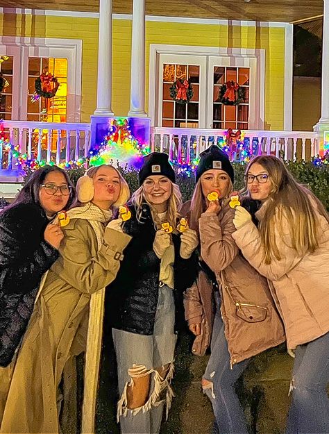 christmas lights, gallipolis, friends, aesthetic, cute outfits, winter outfits, cold weather outfit, cold, Winter Outfits Cold Weather, Cute Outfits Winter, Outfits Cold Weather, Outfit For Christmas, Cold Weather Outfit, Lit Outfits, Winter Outfits Cold, Friends Aesthetic, Aesthetic Cute