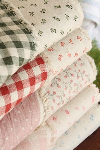 Double sided fabrics~cotton linen blend floral  gingham at cottonblue Couture, Patchwork, Kain Linen, Shabby Chic Fabric, Linen Quilt, Gingham Fabric, Linens And Lace, Pretty Fabric, Fabulous Fabrics