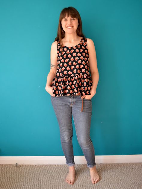 'So, Zo...': Free Pattern Friday: Women's Peplum Top Couture, Sewing Pattern Top Free, Peplum Top Diy, Swing Top Pattern, Boxy Top Pattern, Peplum Blouse Pattern, Peplum Top Pattern, Top Pattern Sewing, Tank Top Sewing Pattern