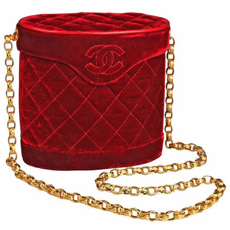 Rare CHANEL Quilted Velvet Binocular Bag ❤ liked on Polyvore featuring bags, handbags, borse, chanel, quilted handbags, handbag purse, red purse, evening handbags and man bag Quilted Velvet, Sacs Design, Vintage Evening Bags, Chanel Cruise, Tas Fashion, Chanel Couture, Quilted Handbags, Chanel Purse, Red Purses