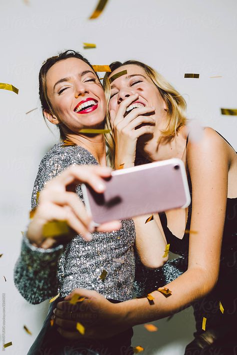 Party Lifestyle Photography, Taking A Photo Pose Reference, Women Celebrating Together, Holiday Branding Photoshoot, Holiday Campaign Fashion, Christmas Party Photoshoot, New Year Celebration Photography, Two Women Photoshoot Ideas, Women Laughing Together