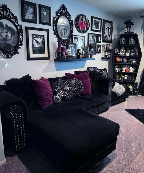 Gothic Living Room Ideas, Goth Living Room, Gothic Living Room, Gothic Decor Bedroom, Future Apartment Decor, Dark Home Decor, Goth Home Decor, Dark Home, Trendy Home Decor