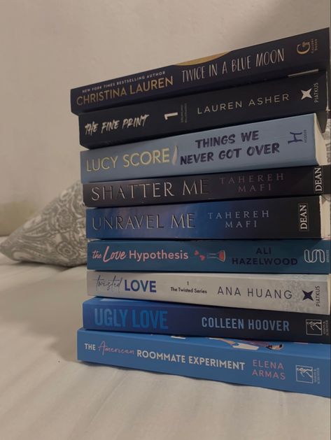 reading / booktok / bookish vibe / reading aesthetic / booktok / blue books / books Books With Blue Covers, Blue Reading Aesthetic, Blue Aesthetic Books, Blue Book Aesthetic, Blue Books Aesthetic, Julia Aesthetic, Cheengu Blue, Hogwarts Life, Romeo Blue