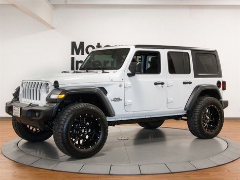 White Jeep Wrangler Unlimited, Jeep Wrangler Rims, White Jeep Wrangler, Jeep Wrangler Interior, Jl Wrangler, 2018 Jeep Wrangler Unlimited, White Jeep, 2018 Jeep Wrangler, Custom Jeep Wrangler