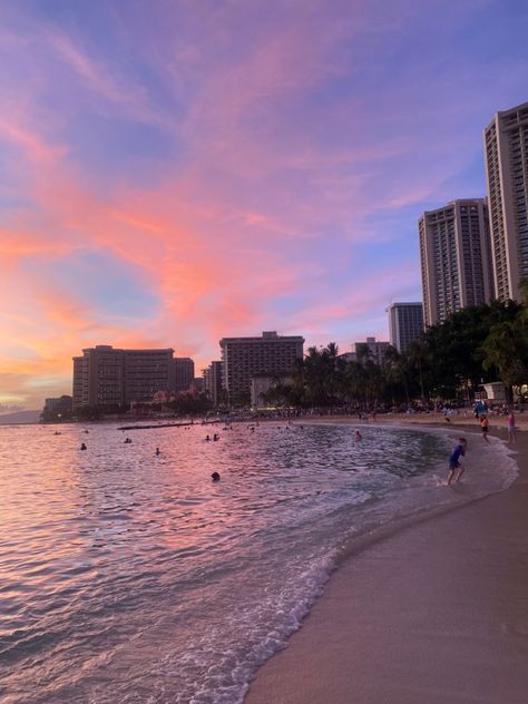 Oahu Waikiki Beach, Honolulu City Aesthetic, Honolulu Hawaii Aesthetic Wallpaper, Sunsets In Hawaii, Waikiki Beach Aesthetic, Hawaii City Aesthetic, Hawaii Honolulu Aesthetic, Hanalulu Hawaii, Waikiki Aesthetic