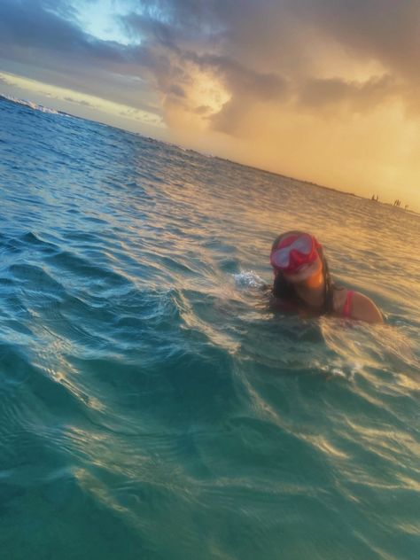 Mexico, Swimming At Beach Aesthetic, Goggle Pictures, Swimming Goggles Aesthetic, Aesthetic Goggles, Swimming At Beach, Goggles Aesthetic, Swimming At The Beach, Swim Aesthetic