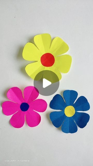 Paper Flowers Origami Easy Diy Crafts, Flower Out Of Construction Paper, Kindergarten Flower Art Projects, Diy Craft Flowers Paper, 3 D Paper Flowers, 3d Flowers Craft, Simple Flower Making Paper Crafts, Paper Craft For Kindergarten, Making Flower With Paper