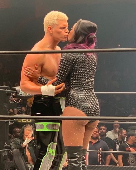 Couples Traditional, Brandi Rhodes, American Nightmare, Wwe Couples, All Elite Wrestling, Interacial Couples, Chic Vintage Brides, Interracial Wedding, Cody Rhodes