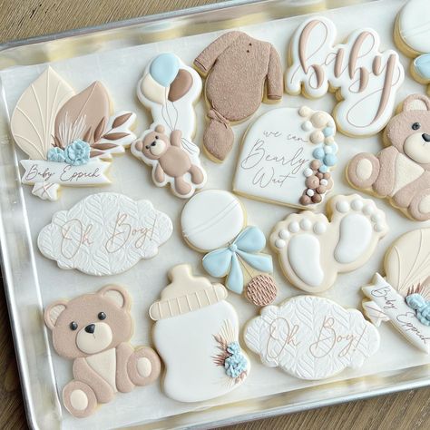 Baby Santana, 1st Birthday Cake Designs, Baby Shower Biscuits, Bear Baby Shower Cake, Royal Icing Decorated Cookies, Baby Boy Cookies, Gateau Baby Shower, Teddy Bear Cookies, Bear Baby Shower Theme