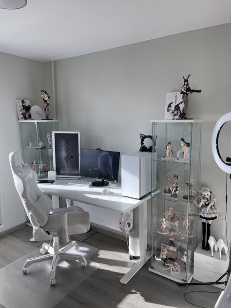 White Anime Room Aesthetic, Cybercore Office, Mecha Room Decor, Gamer Room Decoration, Y2k Pc Setup, All White Pc Setup, Grey Gaming Setup, Dream Pc Setup, Lea Faye11 Room