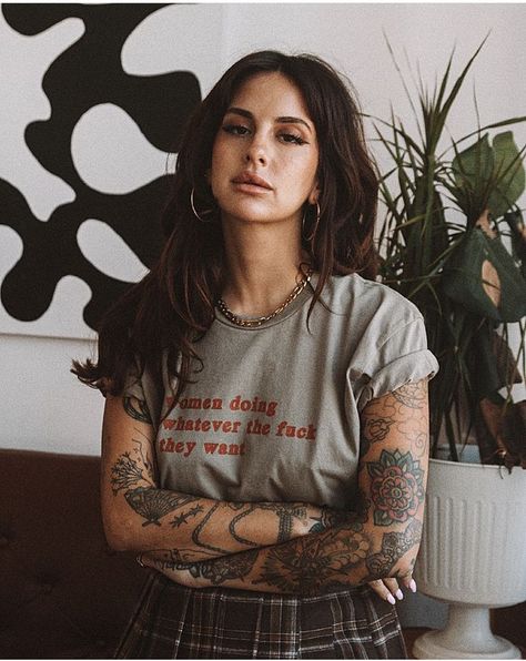 Tattooed Woman Aesthetic Outfit, Tatted Women Outfits, Tattooed Brunette Woman, Tattooed Business Woman, Tatted Mom Aesthetic, Tattoo Artist Fashion, Corporate Women With Tattoos, Tatted Woman Aesthetic, Boho Lesbian Style