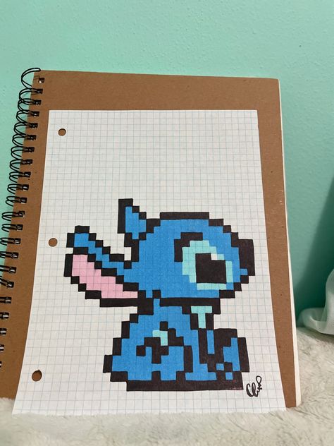 Squared Paper Drawing, Drawings On Square Paper, Pixel Art A4 Paper, Big Pixel Art, Pixel Art Stitch, Pixel Art Cartoon, Arrow Crafts, Tom Ve Jerry, Square Drawing