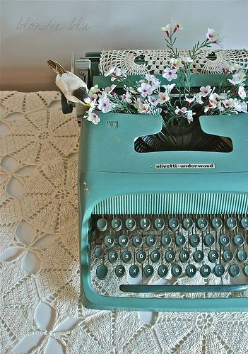 Lace, Flowers, Old Fashioned Typewriter, Typewriter, Old Fashioned, Blue