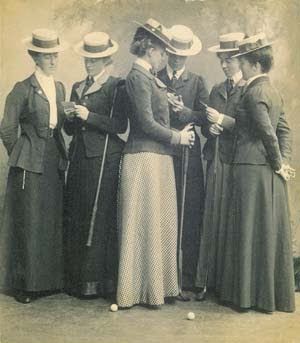 1900 Fashion, Golf Attire Women, Bad Fashion, Womens Golf Fashion, Vintage Golf, Golf Attire, Women Golfers, Golf Outfits Women, Foto Vintage