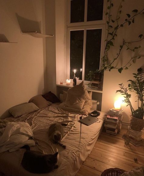 All Things Black, Winter Room, December Nights, Deco Studio, Hemma Diy, غرفة ملابس, Cozy Room Decor, Pretty Room, Dreamy Room