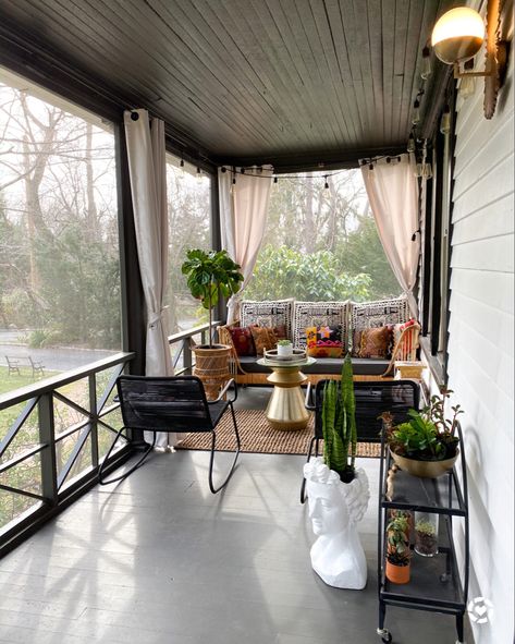 Screened In Side Porch Ideas, Eclectic Porch Ideas, Modern Screened In Front Porch, Back Porch Ideas With Grill, Screened Porch Designs Modern, Eclectic Front Porch Ideas, Eclectic Screened In Porch, Bohemian Front Porch Ideas, Side Porch Decorating Ideas