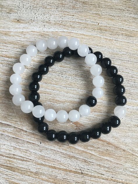 Beads Bracelets For Friends, Boy And Girl Best Friends Bracelet, A Pair Of Bracelets, Friends Beads Bracelets, Friend Ship Braslets, Matching Breclate, Couple Bracelets Ideas, Homemade Matching Bracelets, Matching Bracelets For Friends