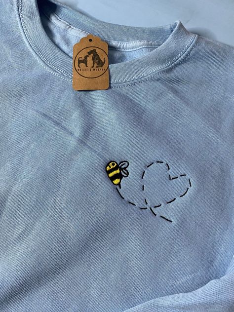 Bumblebee Heart Sweatshirt- cute embroidered sweatshirt for animal lovers. Bee with love heart trail cute unisex sweatshirt Valentines gift Embroidered Shirt For Boyfriend, Embroidery Designs For Boyfriend, Cute Embroidery Design, Cute Embroidery Clothes, Love Embroidery Design, Small Embroidery Designs On Tshirt, Embroidery Tshirt Designs, Embroidery Cute Designs, Black Tshirt Embroidery