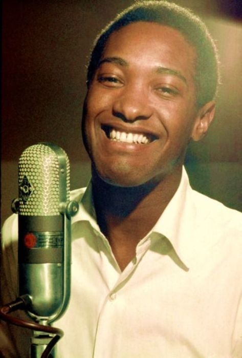 The 'King of Soul': Color Pics of Sam Cooke in the 1950s and 1960s ~ vintage everyday Clarksdale Mississippi, Black Music Artists, Sam Cooke, Avengers Art, Old School Music, Soul Songs, Ella Fitzgerald, Colouring Pics, People Of Interest