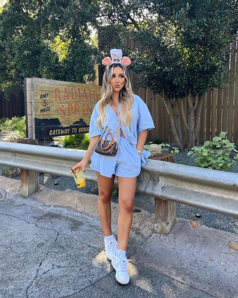 Theme Park Outfit Summer, Disneyworld Outfit Women, Disney Outfits Women Summer, Epcot Outfits, Disney Outfits Summer, Disneyland Outfit Summer, Disneyworld Outfit, Disneyworld Outfits, Epcot Outfit