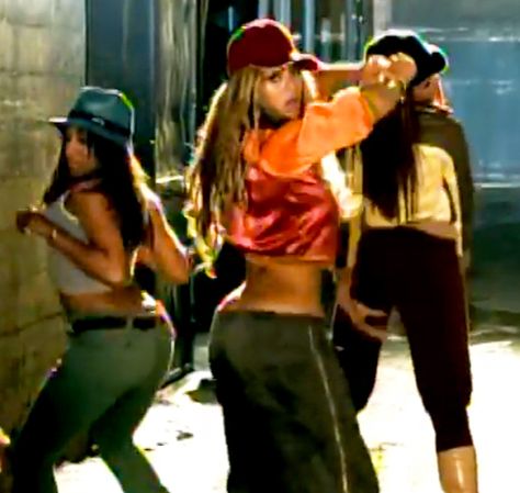 2000s Music Video Fashion, Beyonce Music Video Looks, Beyonce Crazy In Love Video, Crazy In Love Beyonce Outfit, Iconic Beyonce Outfits Music Videos, Beyonce Video Outfits, Beyonce Crazy In Love Outfit, Beyonce Music Video Outfits, Beyonce Outfits 2000s