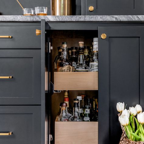 Small Bar Cabinet Ideas For Home, Home Bar Storage Ideas, Small Dry Bar Nook, Bar Area In Living Room Ideas, Cool Wet Bar Ideas, Dry Bar Ideas For Home, Small Built In Bar Ideas For Home, Dining Room Dry Bar Ideas, Built In Dry Bar Ideas