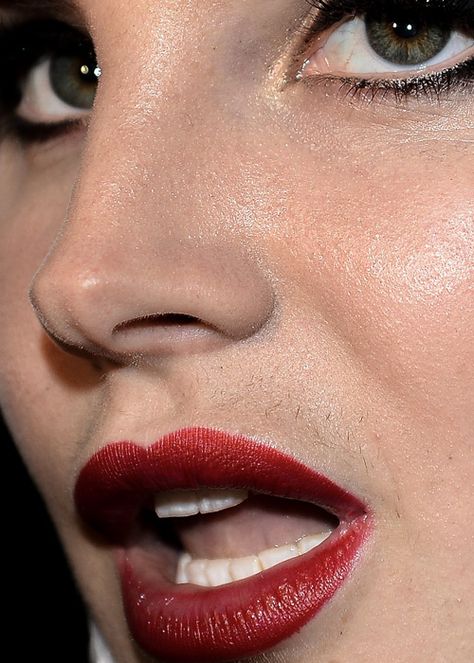 Celebrity Close-Up Annasophia Robb, Elizabeth Grant, Lip Hair, Nose Job, Lana Del Ray, Without Makeup, Real Beauty, Body Hair, Close Up Photos