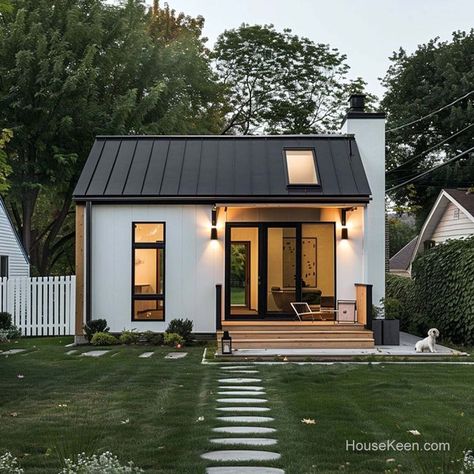 Embrace the unconventional with quirky tiny homes - small house designs that defy expectations and challenge norms. Explore whimsical features, bold designs, and the freedom of creative expression. Click the article for more ideas! Small Rich House, Tiny Home Design Ideas, Small Front House Design, Small House Ideas Tiny Homes, Cute Small Homes, Tony Homes, Small House Communities, Urban House Design, Minimalist Tiny House