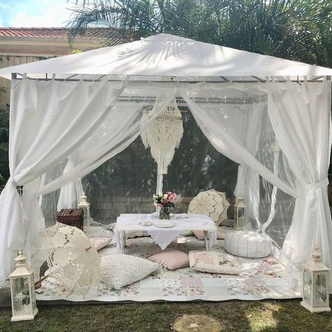 Get some elegant yet easy ideas for home decor if you plan to get married at home. #decor #decorideas #easydecorideas #DIYdecor #homeweddings #homeweddingsdecor #indianweddings #covidweddings #decorinspiration #indianweddingdecor #homeweddingdecorindoors #homeweddingideas #homedecor #indoorweddings #indoorweddingdecorideas Tent Gazebo Ideas Backyards, Gazebo Tent Ideas Backyard, Garden Tent Ideas, Picnic Tent Ideas, Boho Tent Party, Gazebo Party Ideas, Boho Gazebo Ideas, Outdoor Tent Party Backyards, Backyard Tent Ideas