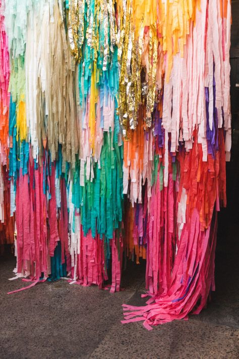 Layered Streamer Backdrop, Colorful Wedding Backdrop, Streamer Wall Backdrop, Fringe Wall Backdrop, Tissue Paper Backdrop, Colourful Wedding Decorations, Photobooth Wall, Colourful Decorations, Streamers Backdrop