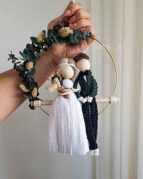 ▪️macrame_at ▪️made for you ▪️ (@macrame_at) • Zdjęcia i filmy na Instagramie Wedding Macrame Gift, Macrame With Flowers, Macrame Wedding Gift, Boho Wedding Decorations Diy, Macrame People, Macrame Dolls, Macrame Doll, Macrame Wedding Decor, Diy Dolls Making