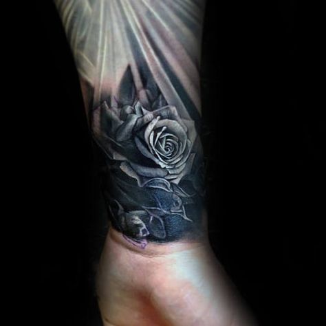 Wrist Realistic Guys Rose Flower Tattoo Ideas Wrist Tattoos Men, Men Flower Tattoo, Realistic Rose Tattoo, Rose Flower Tattoos, Tattoo Video, Rose Tattoos For Men, Cool Wrist Tattoos, Tattoos Mandala, Black Rose Tattoos