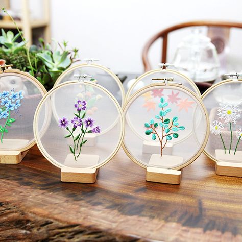 Couture, Flower Embroidery Hoop, Transparent Embroidery, Plants Embroidery, Flowers Transparent, Hoop Wall Art, Beaded Hair Pins, Embroidery Stitches Beginner, Embroidery Hoop Wall