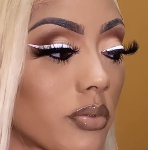 Brown Eyeshadow With White Eyeliner, White Eyeliner Makeup Black Women, White Eyeliner Looks Black Women, White Eyeliner On Black Women, White Eyeliner Makeup Looks Black Women, White Waterline Eyeliner Black Women, White Eyeliner Black Women, White Under Eye Makeup, White Eyeshadow Looks Black Women