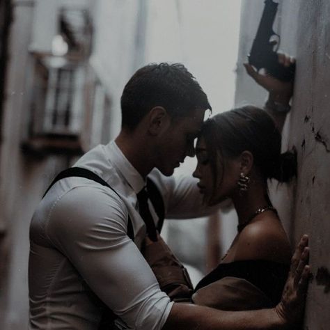 Blood Aesthetics Cute, Smüt Book Aesthetic, Writing Aesthetics, Hunter Doohan, Scene Ideas, Shotting Photo, Classy Couple, Badass Aesthetic, Dark Romance Books