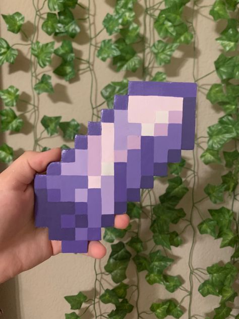 Minecraft Cornflower Pixel, Minecraft Amethyst Bedroom, Minecraft Cardboard Flowers, Minecraft Diy Crafts Aesthetic, Minecraft Decor Room, Minecraft Wisteria Tree, Minecraft Irl Decorations, Kandi Room Decor, Minecraft Decor Diy