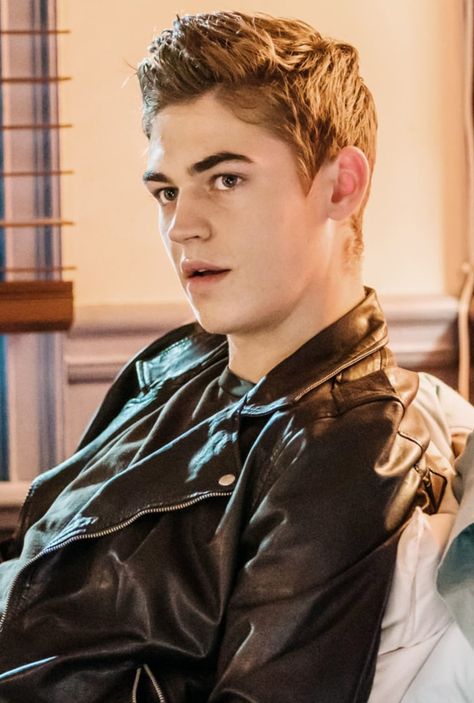 Hero Fiennes-Tiffin May Play a Bad Boy in After, but He’s Totally Swoon-Worthy Off Screen Fransico Lachowski, Hero Tiffin, Hero Finnes, Bonnie Und Clyde, Hero Fiennes Tiffin After, Hero Fiennes Tiffin Hardin, Hero Ft, Hot Hero, Fiennes Tiffin