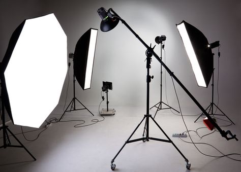 A Few Tools that You Will Need for Indoor Portraits Photography Equipment, Photo Studio Equipment, Portrait Photography Lighting, Studio Photography Lighting, Studio Equipment, Lighting Equipment, Studio Photo, Shooting Photo, Studio Background