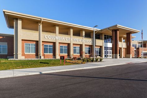 Columbia City High School Public School Exterior, Small High School Building, Aesthetic High School Exterior, School Building Design Ideas, American School Building, High School Exterior Design, High Schools Exterior, Modern High School Exterior, Small School Exterior