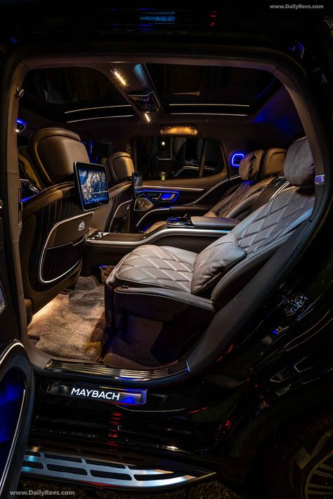 2024 Mercedes-Maybach EQS SUV Velvet Brown - Stunning HD Photos, Videos, Specs, Features & Price - DailyRevs Eqs Suv, Prom Car, Maybach Car, Mercedes Interior, Mercedes Benz Suv, Benz Suv, Mercedes Benz Maybach, Mercedes Models, Suv Models