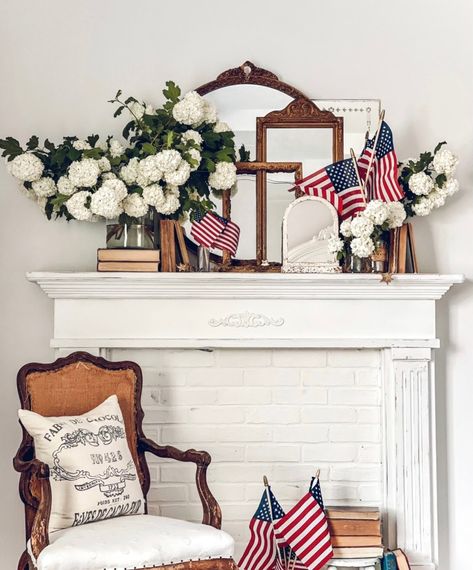 Patriotic Mantle, Marine Party, Summer Mantel, Americana Aesthetic, Mantel Ideas, Living Room Foyer, Happy New Week, Fireplace Mantel Decor, Fourth Of July Decor