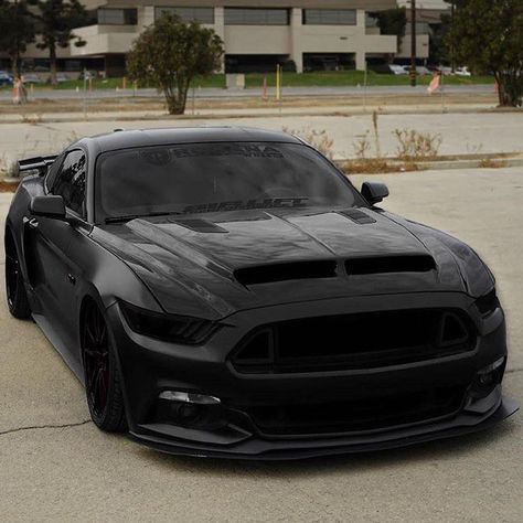 Siyah Mustang, Cars For Women, Black Mustang, Luxury Sports Cars, Ford Mustang Car, Custom Muscle Cars, Street Racing Cars, Cars And Coffee, Mustang Cars