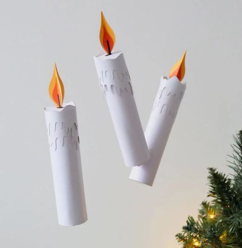 Learn how to make your very own Great Hall-style floating candles with Paperboyo | Wizarding World Fake Candles Diy, Harry Potter Hanging Candles, Harry Potter Floating Candles Diy, Harry Potter Floating Candles, Harry Potter Diy Crafts, Harry Potter Candles, Classe Harry Potter, Stile Harry Potter, Magic Theme