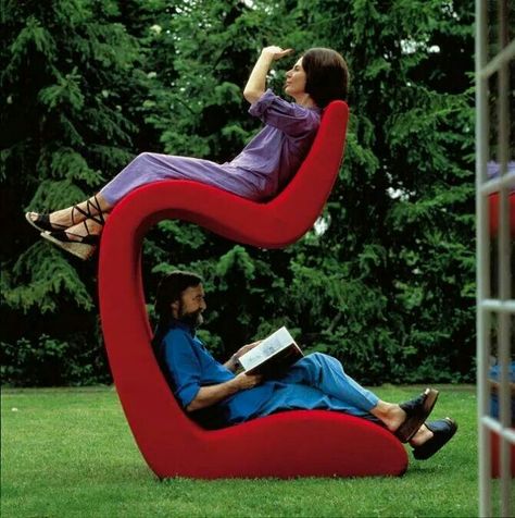 Double decker chair Only Yesterday, Verner Panton, Cool Inventions, Cool Chairs, Cool Stuff, Two People, Unique Furniture, تصميم داخلي, Design Furniture