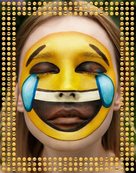 Emoji face paint tutorial via i-D Batgirl Makeup, Emoji Costume, Famous Makeup Artists, Instagram Makeup Artist, Emoji Birthday Party, Classic Red Lip, Halloween Makeup Diy, Face Paint Makeup, Kids Face Paint