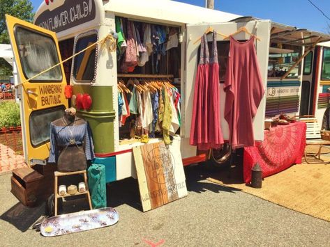 Hippies, Clothing Booth Display, Hippie Decor Style, Best Vibes, Summer Festival Fashion, Vintage Mall, Bus Living, Hippie Bus, Hippie Shop